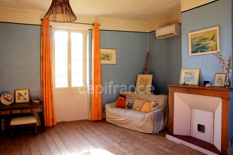 Propriété - 205 m² - 6 pièces