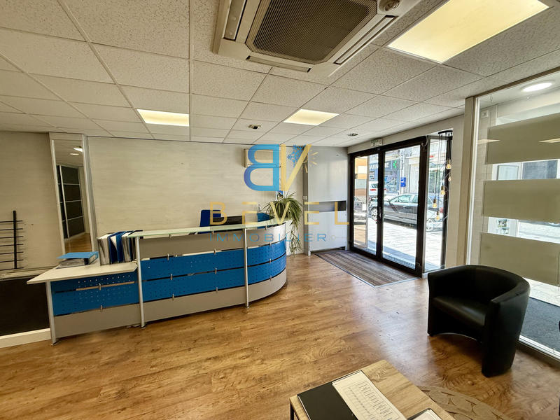 Local commercial - 111 m²