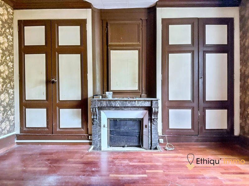 Maison - 218 m² - 10 pièces