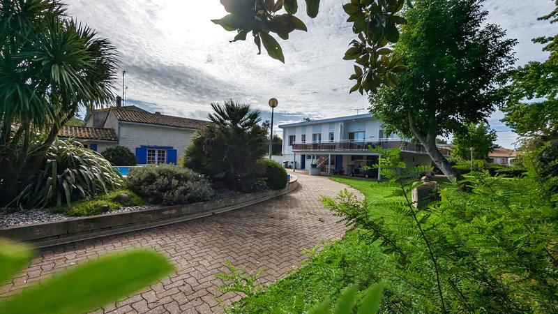 Maison - 166 m² - 7 pièces