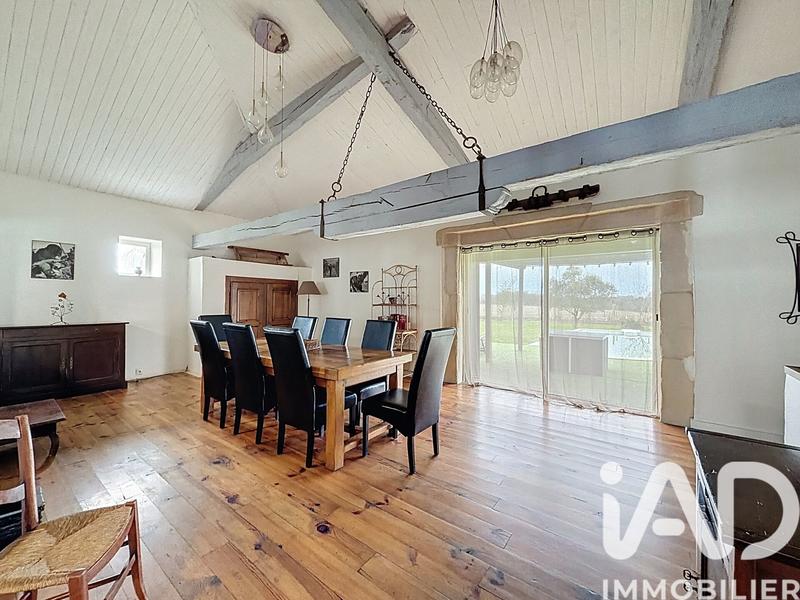 Maison - 208 m² - 5 pièces