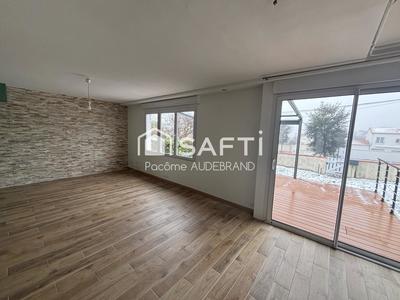 Maison - 99 m² - 5 pièces