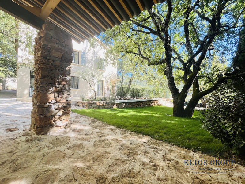 Villa - 310 m² - 10 pièces