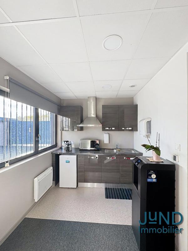 Local d'activités - 100 m²