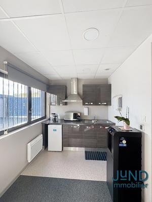 Local d'activités - 100 m²