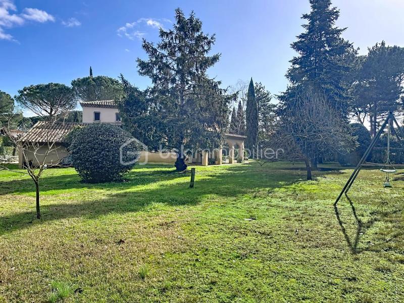 Maison - 180 m² - 7 pièces