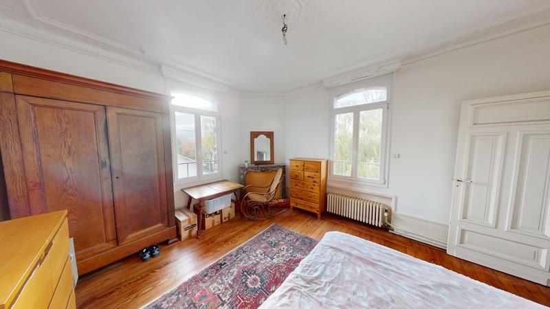 Maison - 315 m² - 9 pièces