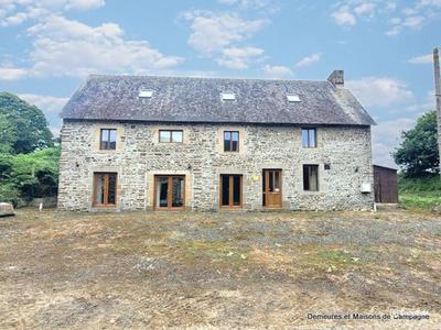 Maison - 217 m² - 8 pièces