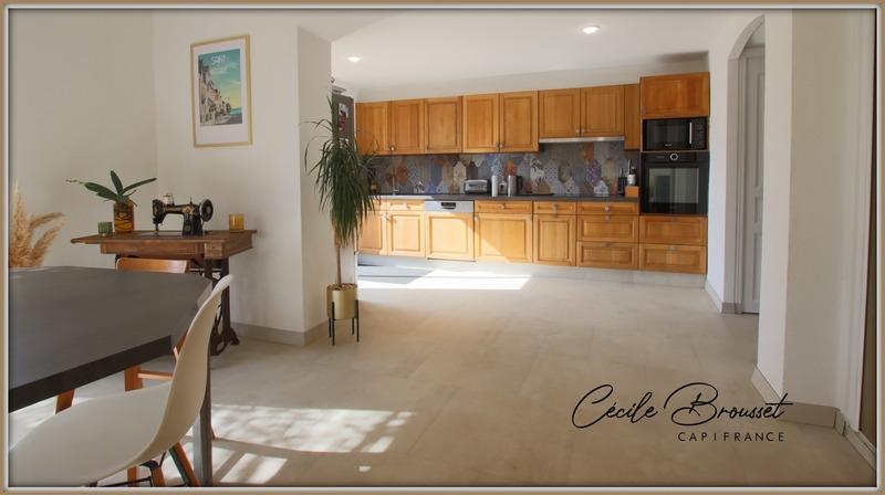 Propriété - 259 m² - 10 pièces