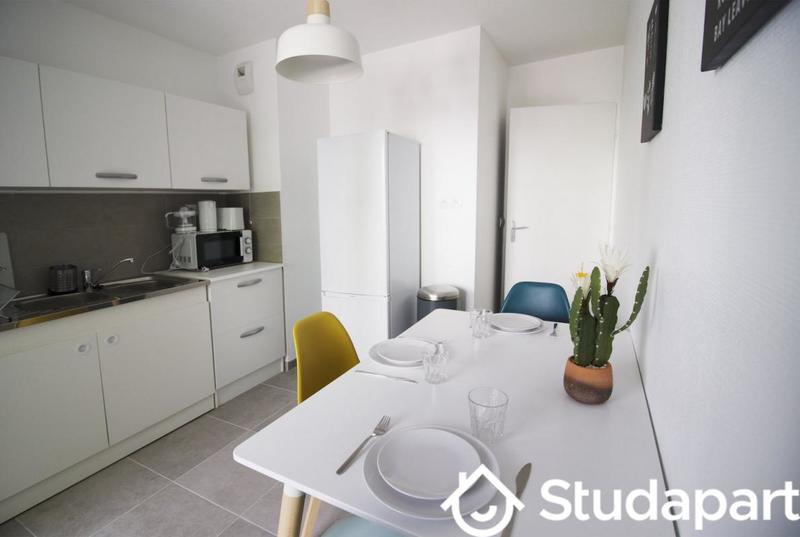 Chambre - 10 m² - 1 pièce