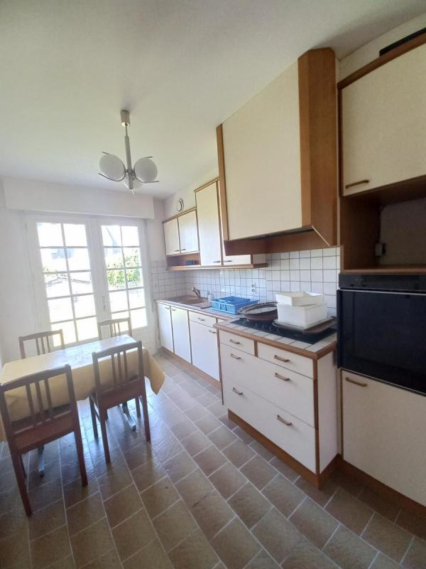 Maison - 241 m² - 10 pièces