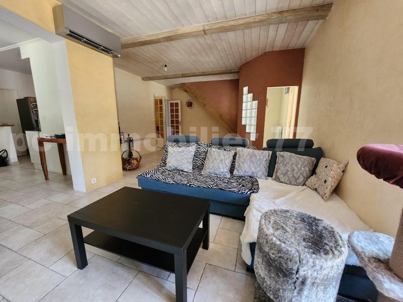 Villa - 199 m² - 9 pièces