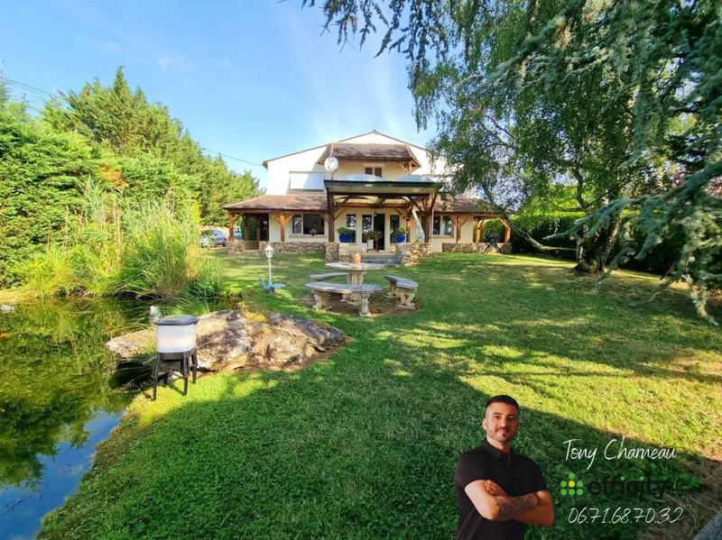 Maison - 260 m² - 5 pièces