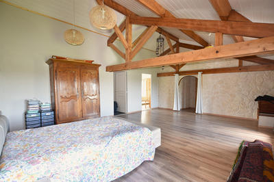 Corps de ferme - 210 m² - 7 pièces