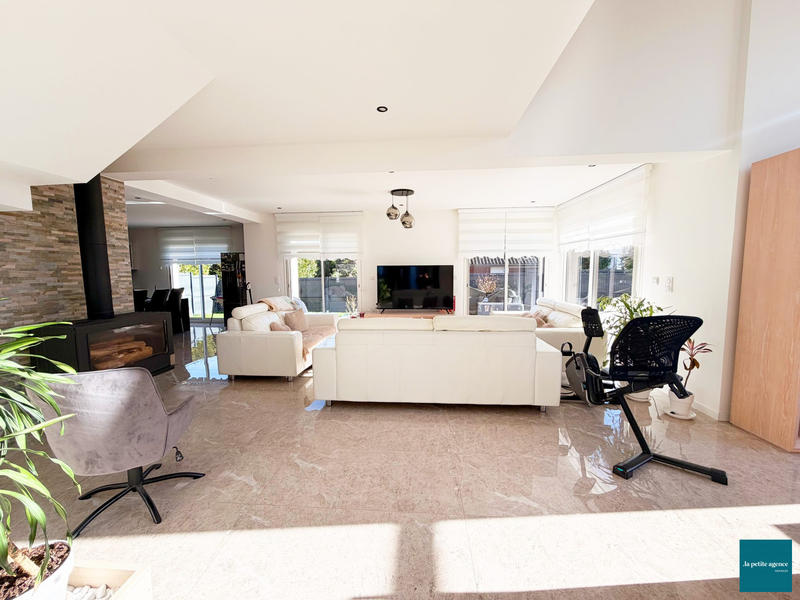 Maison contemporaine - 203 m² - 5 pièces
