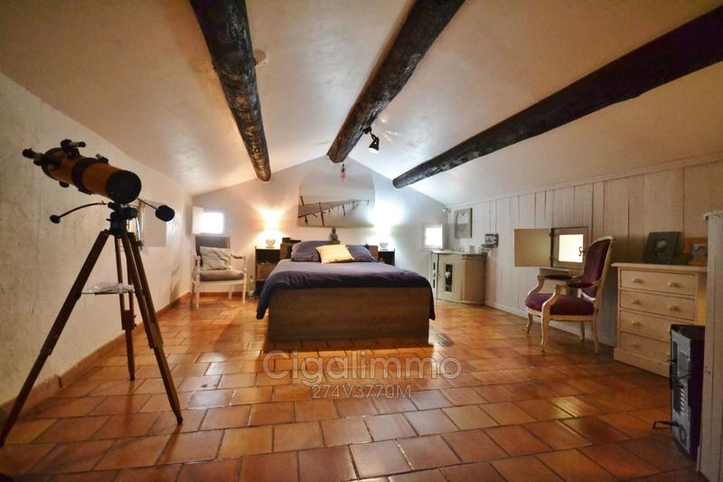 Maison en pierre - 279 m² - 11 pièces