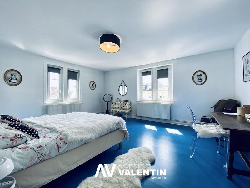 Maison - 282 m² - 8 pièces