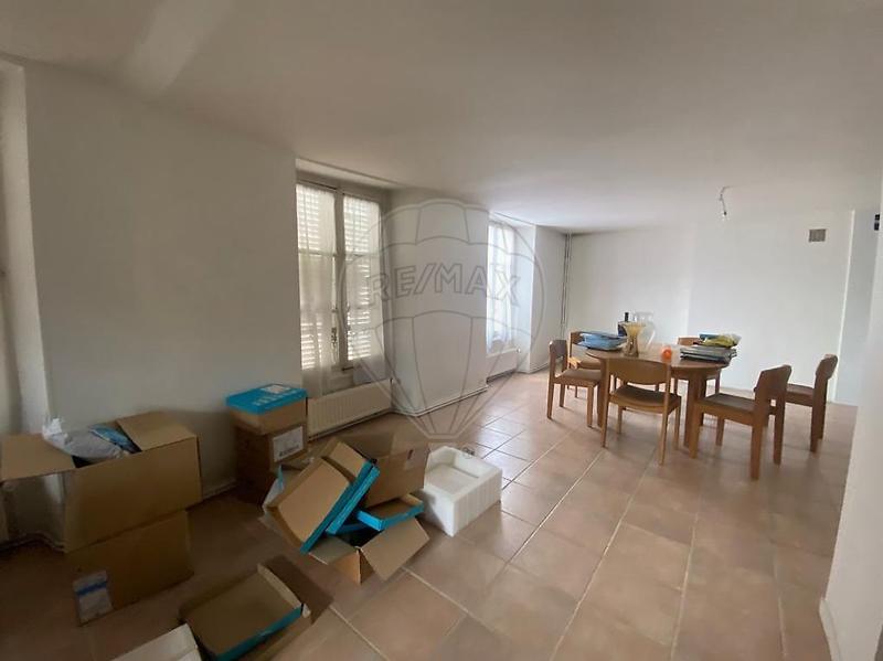 Maison - 250 m² - 7 pièces