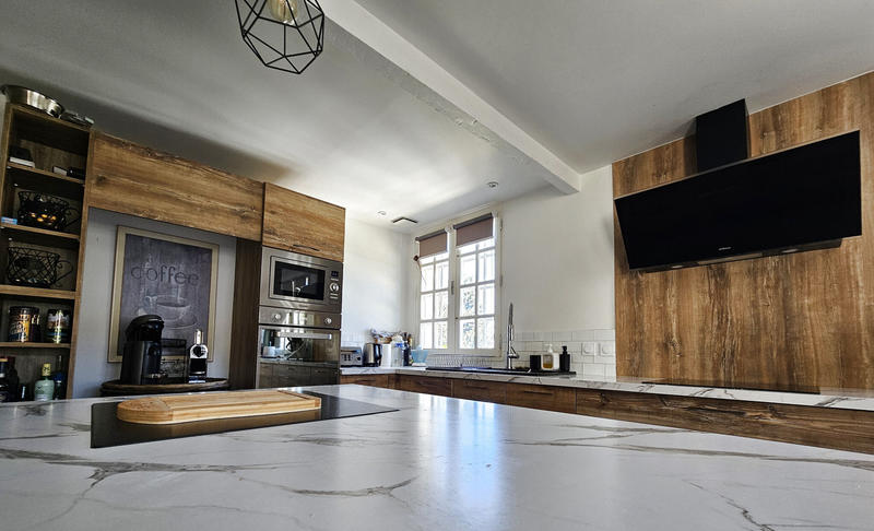 Villa - 270 m² - 8 pièces