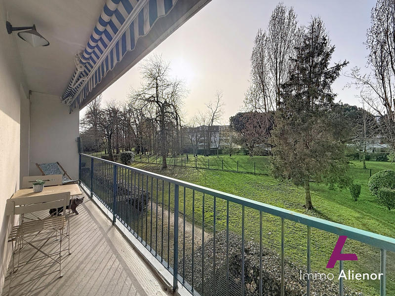 Appartement - 92 m² - 4 pièces