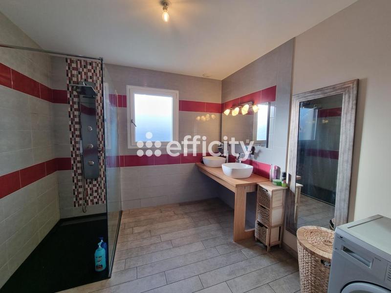 Maison - 138 m² - 6 pièces