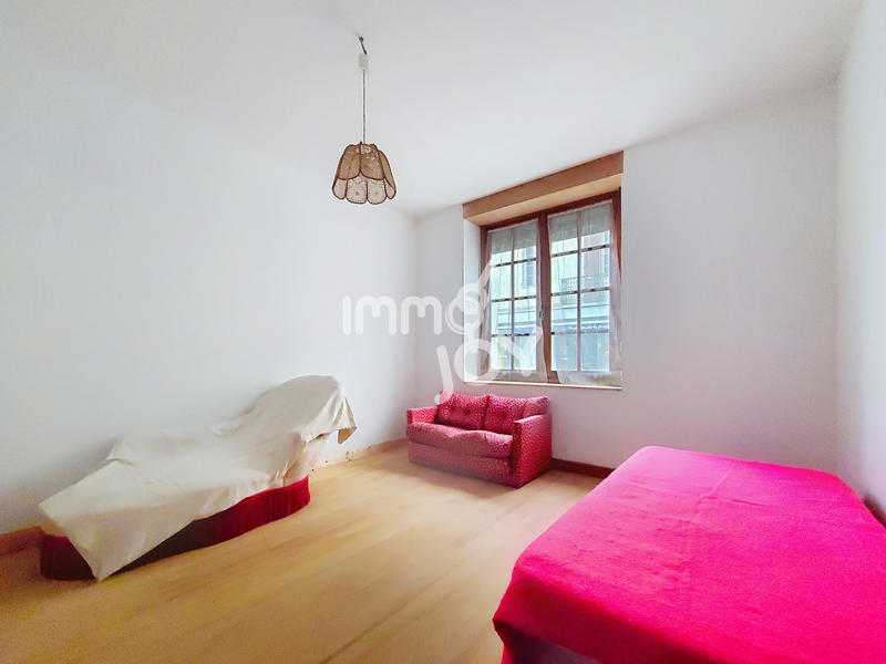 Propriété - 237 m² - 9 pièces