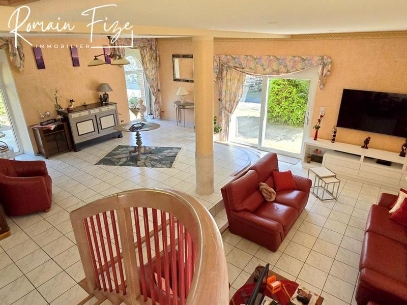 Maison - 300 m² - 7 pièces