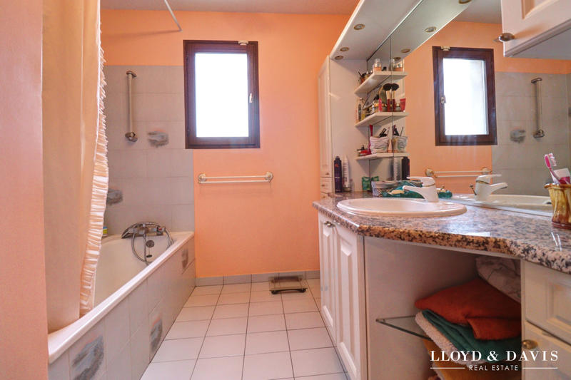 Maison - 170 m² - 7 pièces