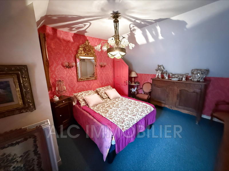 Propriété - 469 m² - 12 pièces