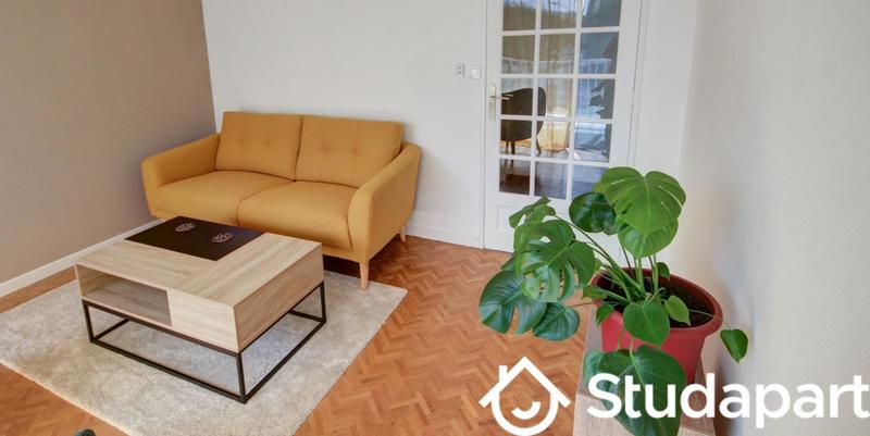 Chambre - 9 m² - 1 pièce