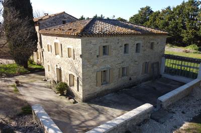 Mas - 480 m² - 11 pièces