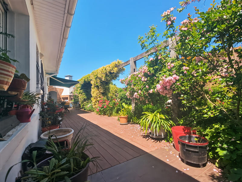 Maison - 212 m² - 7 pièces