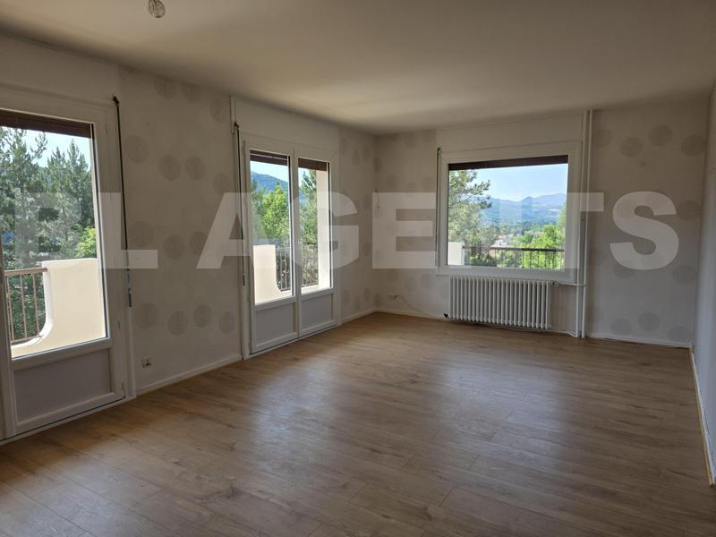 Appartement - 96 m² - 4 pièces