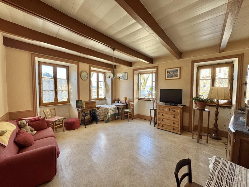 Maison - 157 m² - 8 pièces