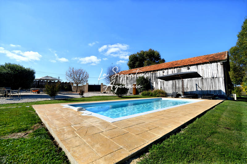 Maison - 230 m² - 5 pièces