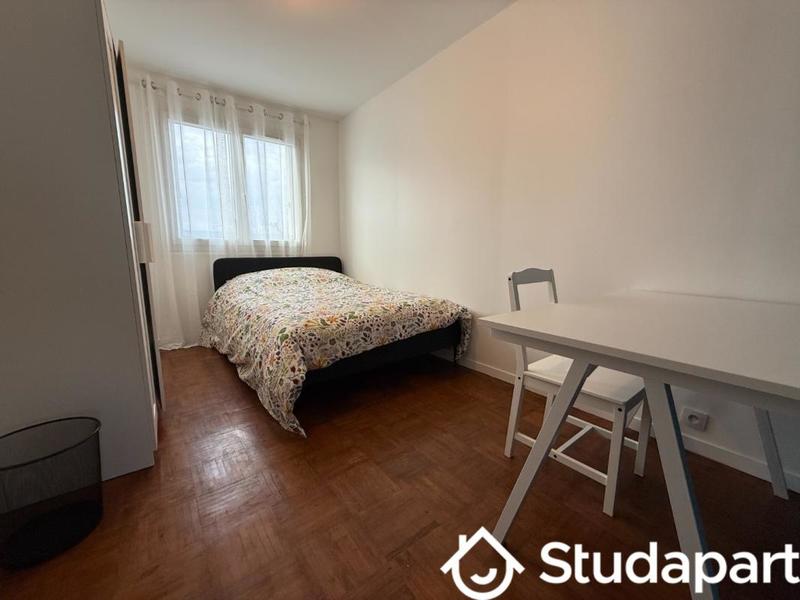 Chambre - 10 m² - 1 pièce