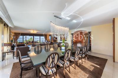 Maison - 480 m² - 7 pièces