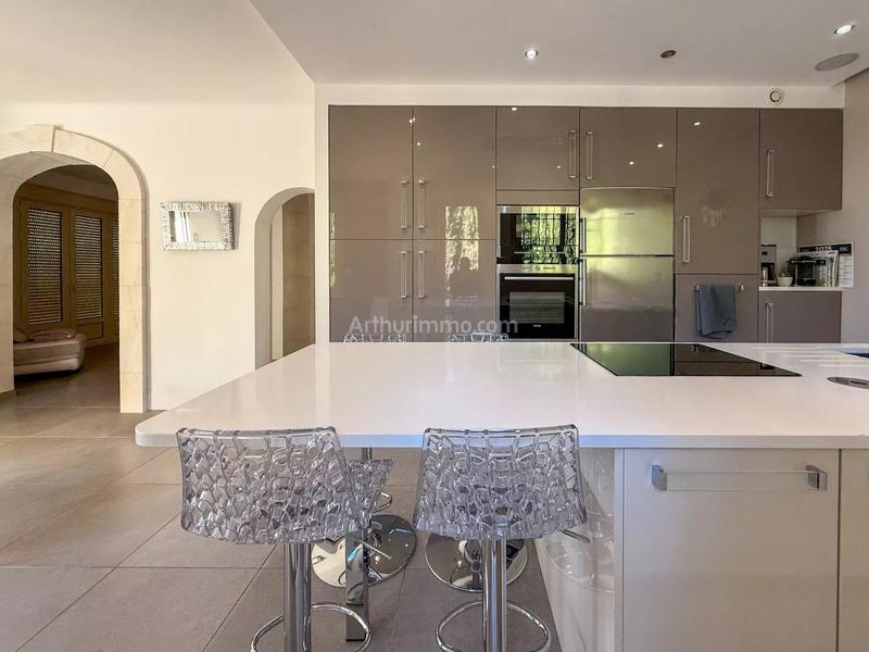 Appartement - 166 m² - 6 pièces