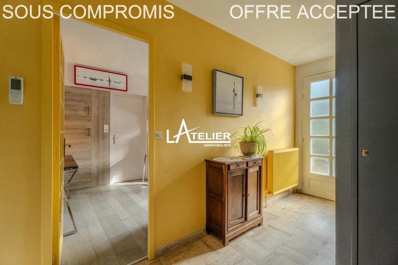Maison - 230 m² - 8 pièces