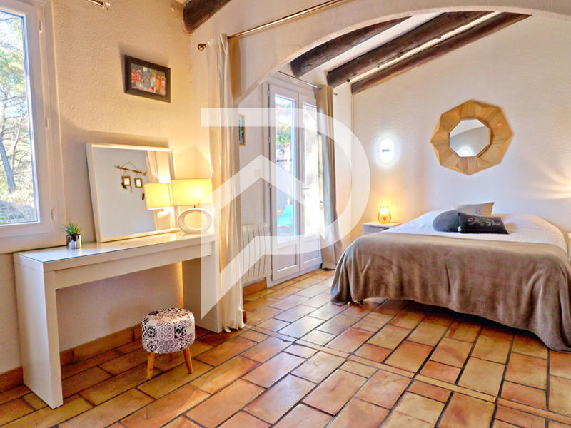 Villa - 167 m² - 6 pièces