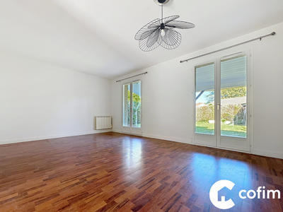 Maison - 93 m² - 4 pièces