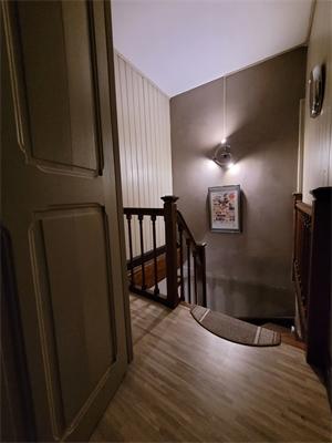 Maison - 385 m² - 9 pièces