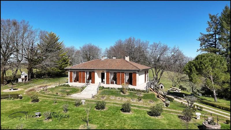 Maison traditionnelle - 123 m² - 6 pièces