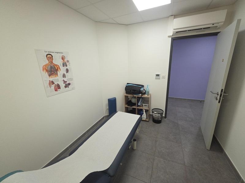 Local d'activité / Entrepôt - 91 m² - 7 pièces