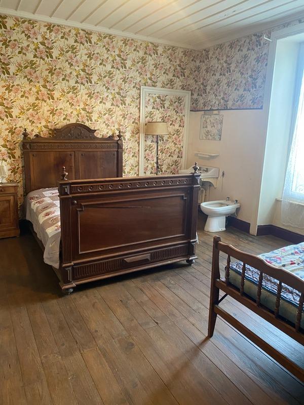 Maison - 211 m² - 7 pièces