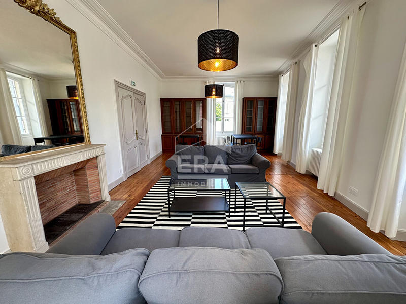 Maison - 338 m² - 14 pièces