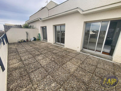 Appartement - 83 m² - 4 pièces