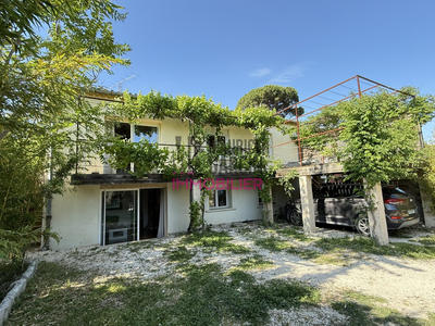 Maison - 140 m² - 6 pièces