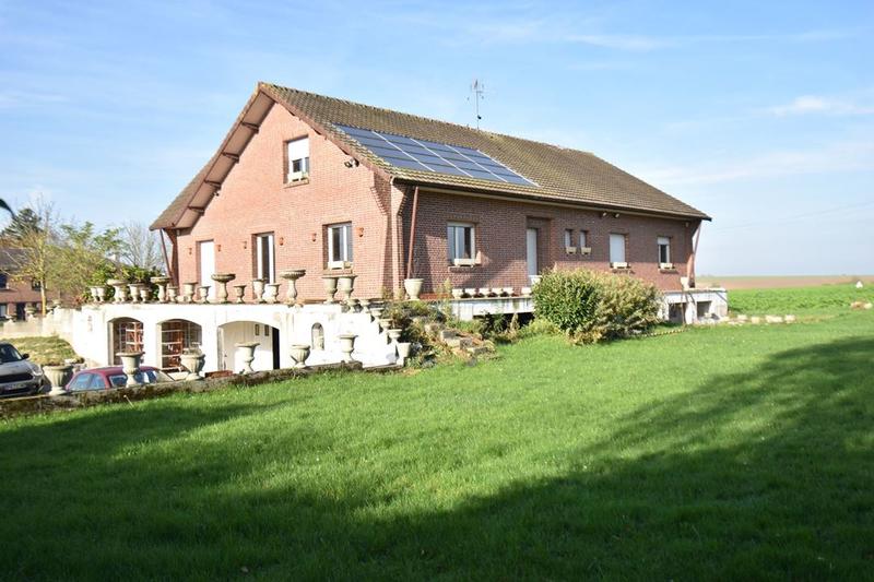 Pavillon - 200 m² - 10 pièces