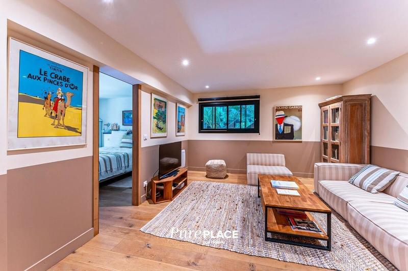 Villa - 278 m² - 7 pièces